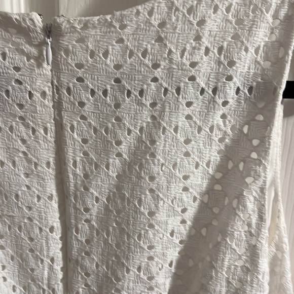 White summer dress Size 10. I’m 5’7” and it comes right below my knees. - Picture 3 of 3